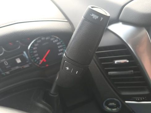 Used 2018 Chevrolet Suburban LT image 43