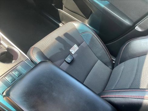 Used 2017 Toyota Camry SE w/ Moonroof Package FWD image 35