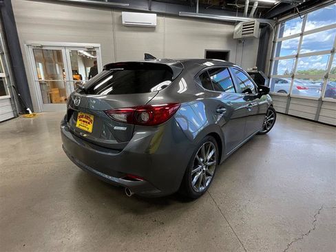Used 2018 MAZDA MAZDA3 Touring FWD image 5