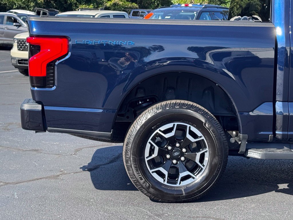 Used 2023 Ford F150 Lightning XLT AWD/4WD image 44
