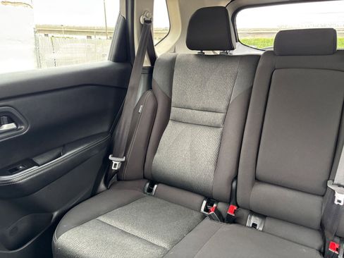 Used 2025 Nissan Rogue SV FWD image 41