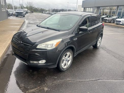 Used 2015 Ford Escape SE image 2