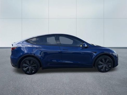 Used 2023 Tesla Model Y Long Range AWD/4WD image 4