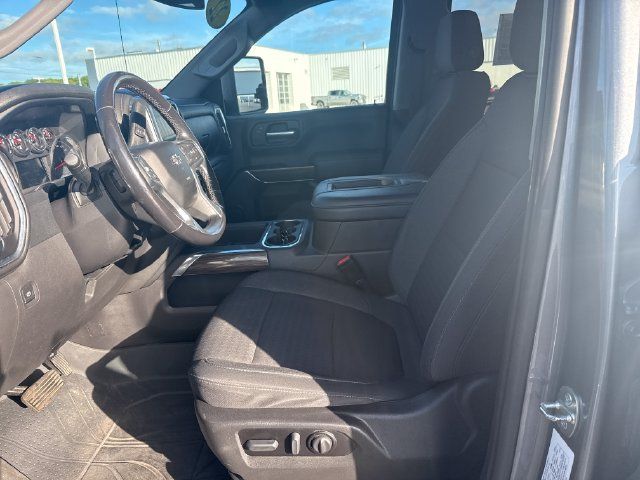 Used 2022 Chevrolet Silverado 1500 RST w/ Max Trailering Package AWD/4WD image 11
