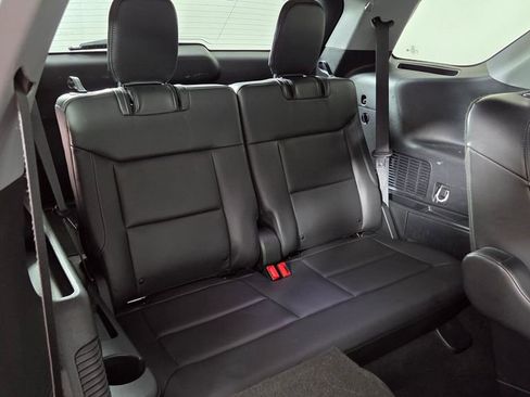 Used 2023 Ford Explorer XLT w/ Equipment Group 202A image 36