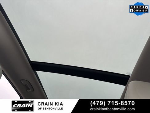 Certified 2025 Kia Sorento EX w/ Panoramic Sunroof Package image 3