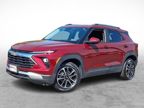 Used 2025 Chevrolet TrailBlazer LT AWD/4WD image 1