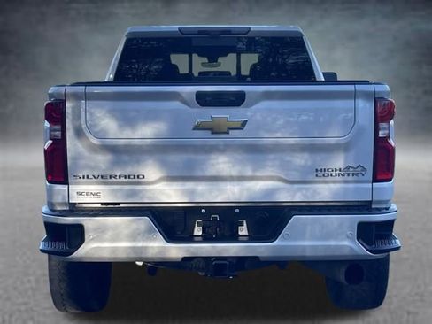 Used 2022 Chevrolet Silverado 2500 High Country image 24