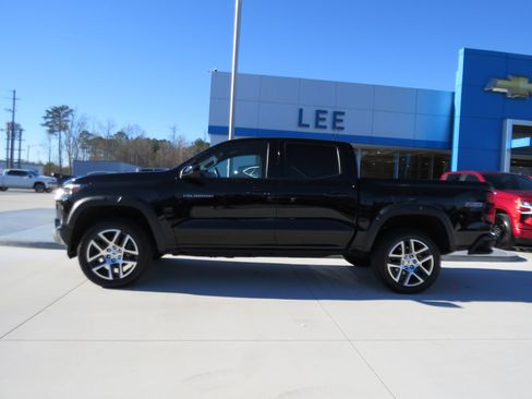 Used 2023 Chevrolet Colorado Z71 w/ Z71 Convenience Package 2 image 2