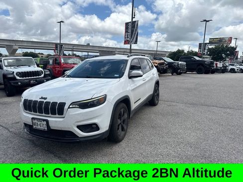 Used 2020 Jeep Cherokee Latitude Plus FWD image 3
