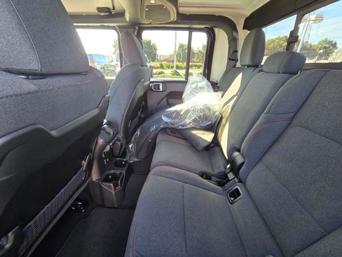 New 2026 Jeep Gladiator Rubicon w/ Steel Power Dome Hood Package AWD/4WD image 7