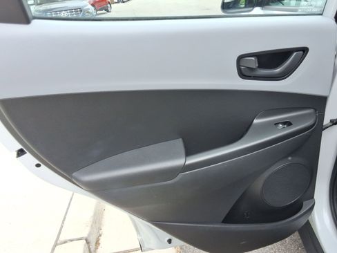 Used 2020 Hyundai Kona SE FWD image 23