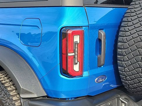 Used 2023 Ford Bronco Wildtrak image 38