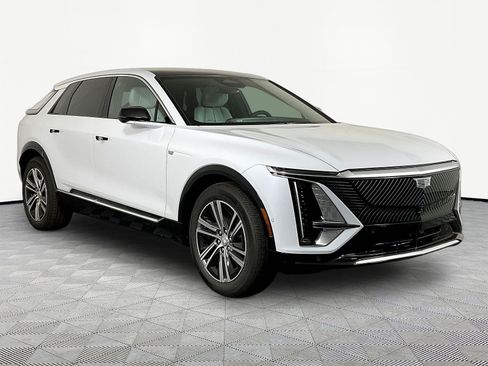 New 2026 Cadillac Lyriq Luxury AWD/4WD image 4