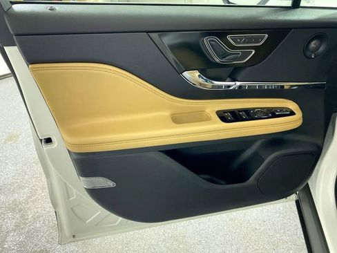 Used 2021 Lincoln Corsair Reserve w/ Equipment Group 201A image 19