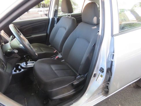 Used 2019 Nissan Versa S Plus FWD image 10