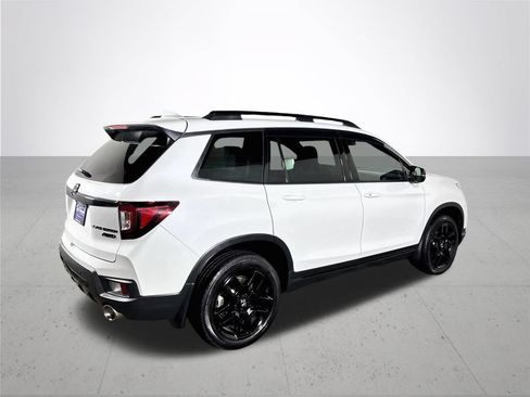 Used 2025 Honda Passport Black Edition image 6