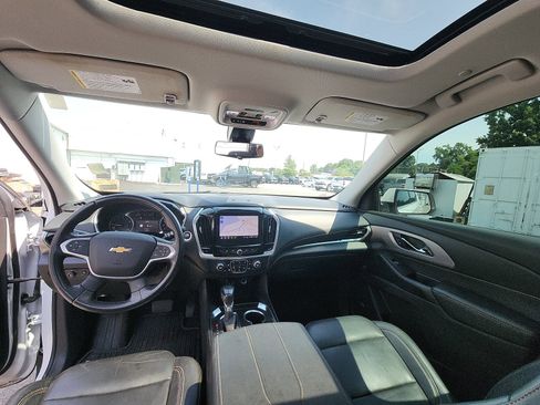 Used 2021 Chevrolet Traverse LT w/ LT Premium Package FWD image 20