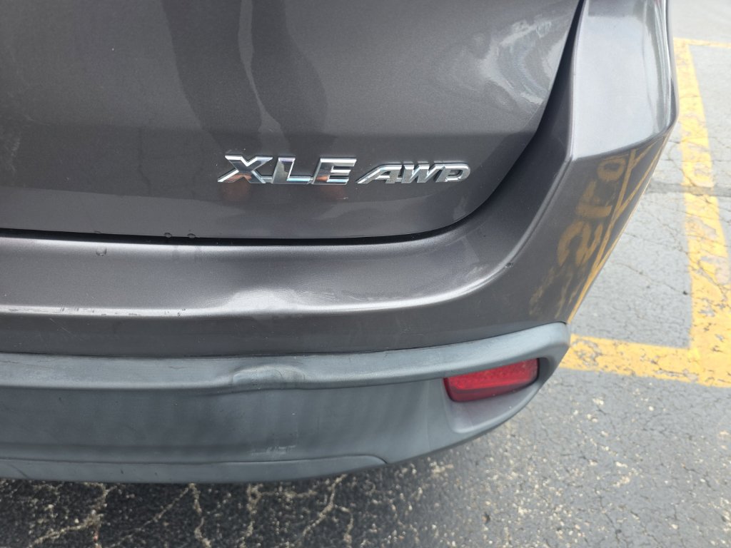 Used 2017 Toyota Highlander XLE AWD/4WD image 5