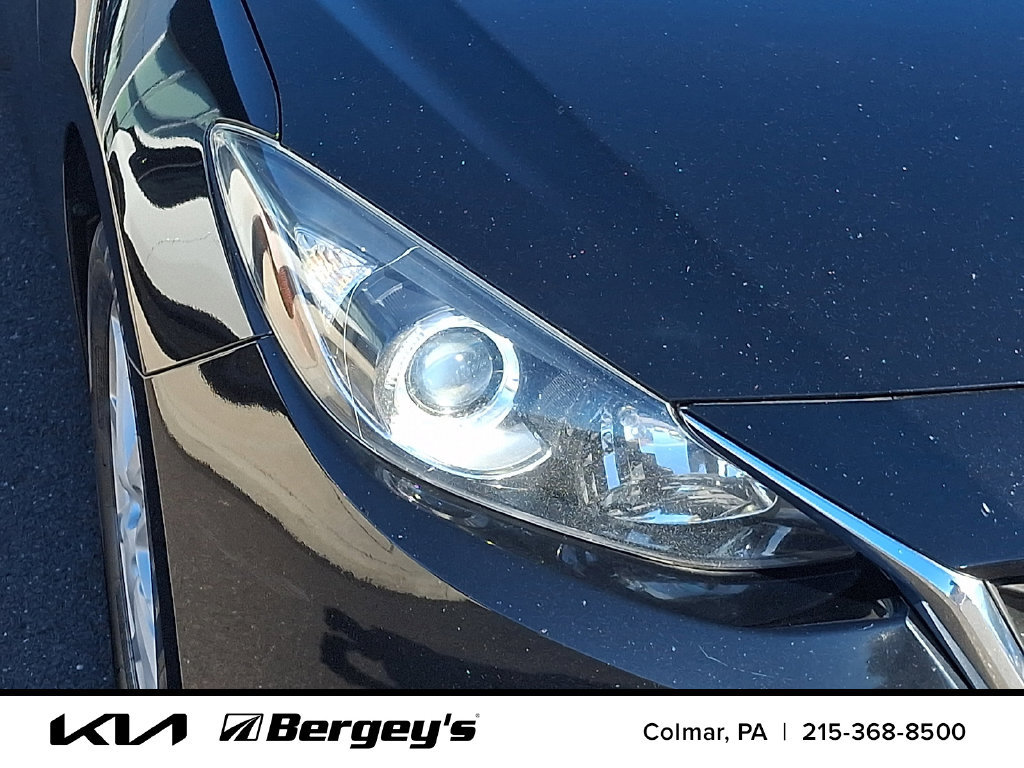 Used 2016 MAZDA MAZDA3 i Touring w/ Popular Equipment Package FWD image 11