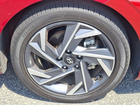 Used 2025 Hyundai Elantra Sport FWD image 9