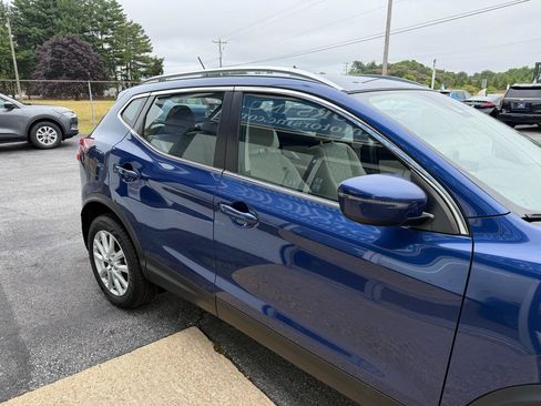 Used 2020 Nissan Rogue Sport SV AWD/4WD image 6