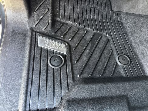 Used 2019 Cadillac Escalade Platinum image 18