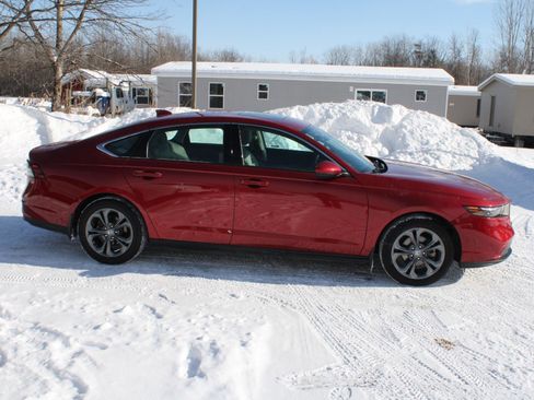 Certified 2023 Honda Accord EX image 4