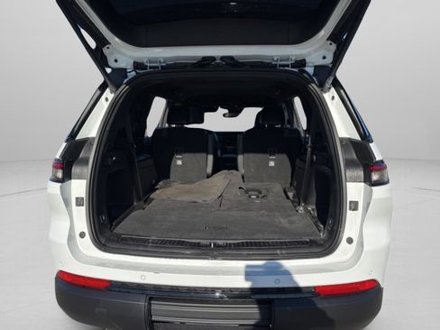 Used 2024 Jeep Grand Cherokee L Laredo image 32