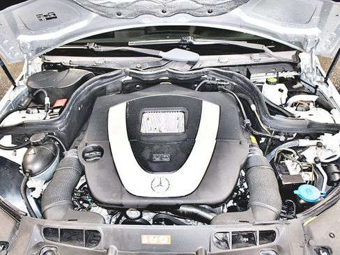 Used 2010 Mercedes-Benz C 300 C 300 Sport Sedan 4D image 29