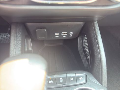 Used 2022 Chevrolet TrailBlazer ACTIV w/ Sun and Liftgate Package FWD image 21