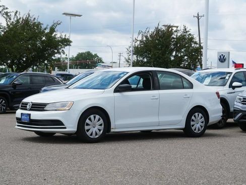 Used 2016 Volkswagen Jetta S FWD image 3
