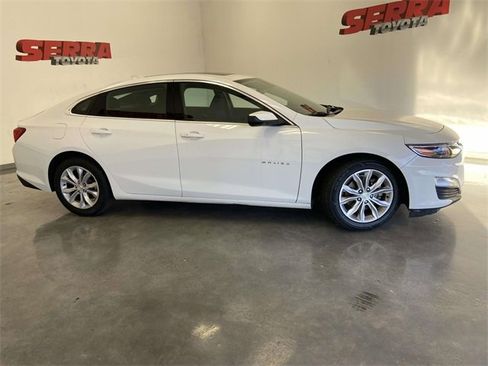 Used 2024 Chevrolet Malibu LT image 2