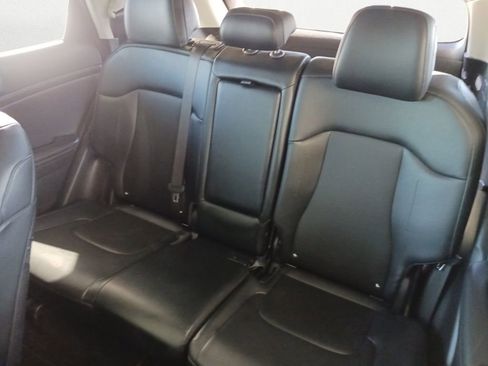 Used 2023 Kia Sportage EX image 9