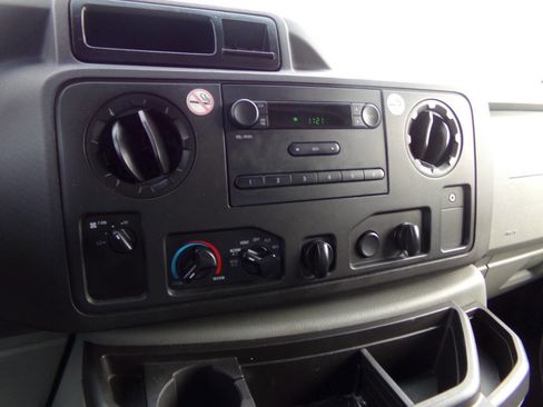 Used 2017 Ford E-450 and Econoline 450 Super Duty w/ Power Windows & Locks Group image 11