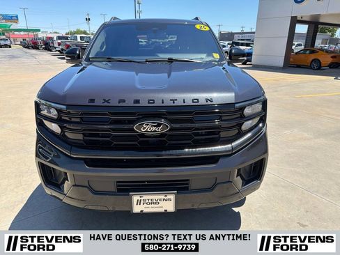 Used 2025 Ford Expedition Platinum w/ Stealth Appearance Package AWD/4WD image 9