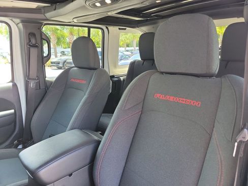 Used 2024 Jeep Wrangler Unlimited Rubicon AWD/4WD image 6