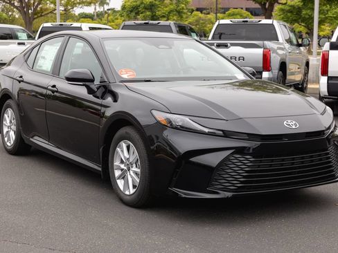 New 2026 Toyota Camry LE FWD image 3