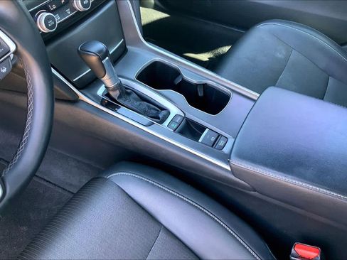 Used 2018 Honda Accord Sport image 17