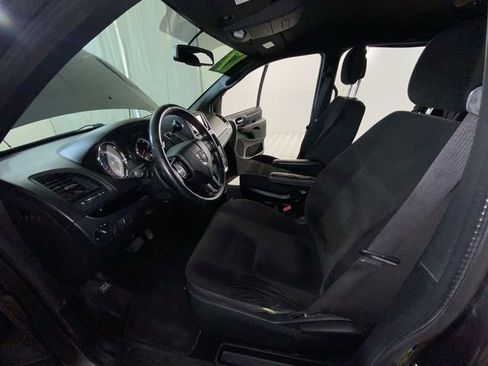 Used 2017 Dodge Grand Caravan SE FWD image 27