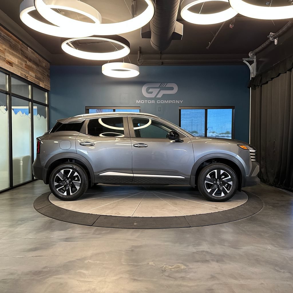 Used 2026 Nissan Kicks SV AWD/4WD image 2