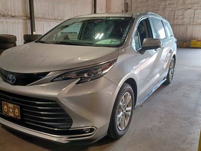 Used 2024 Toyota Sienna Platinum