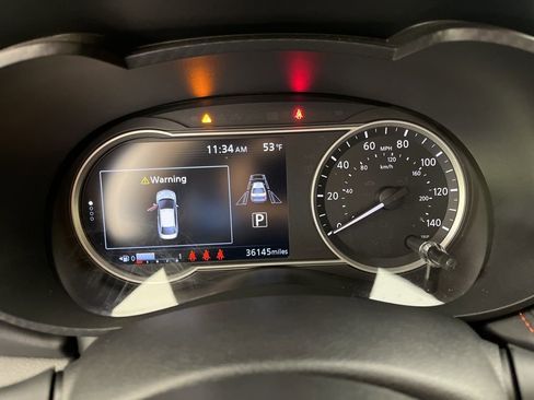 Used 2024 Nissan Versa SR w/ Trunk Package image 33