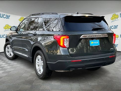 Used 2024 Ford Explorer XLT image 4
