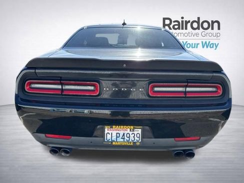 Used 2016 Dodge Challenger R/T Scat Pack RWD image 12