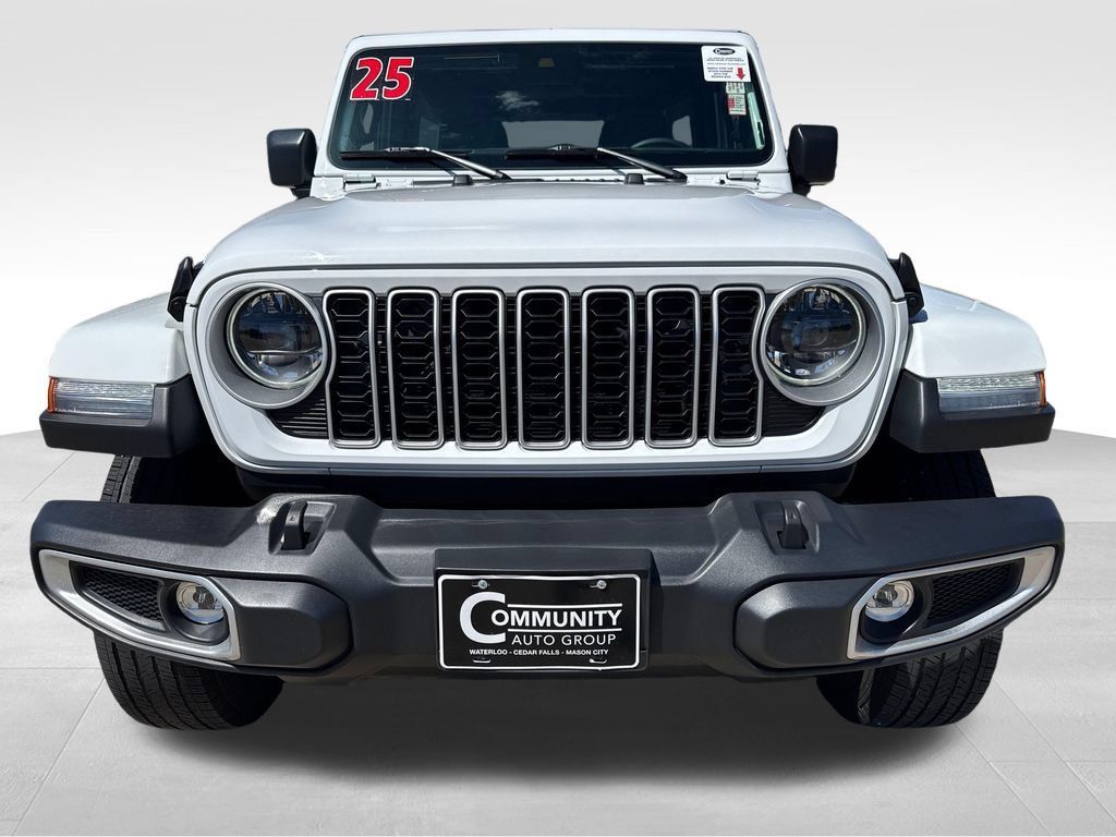Used 2025 Jeep Wrangler Unlimited Sahara AWD/4WD image 8