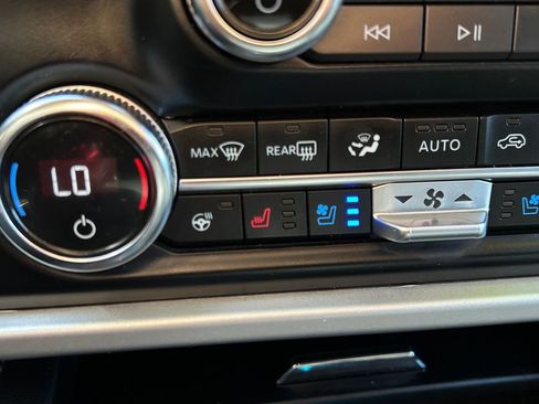 Used 2023 Ford Expedition XLT image 40