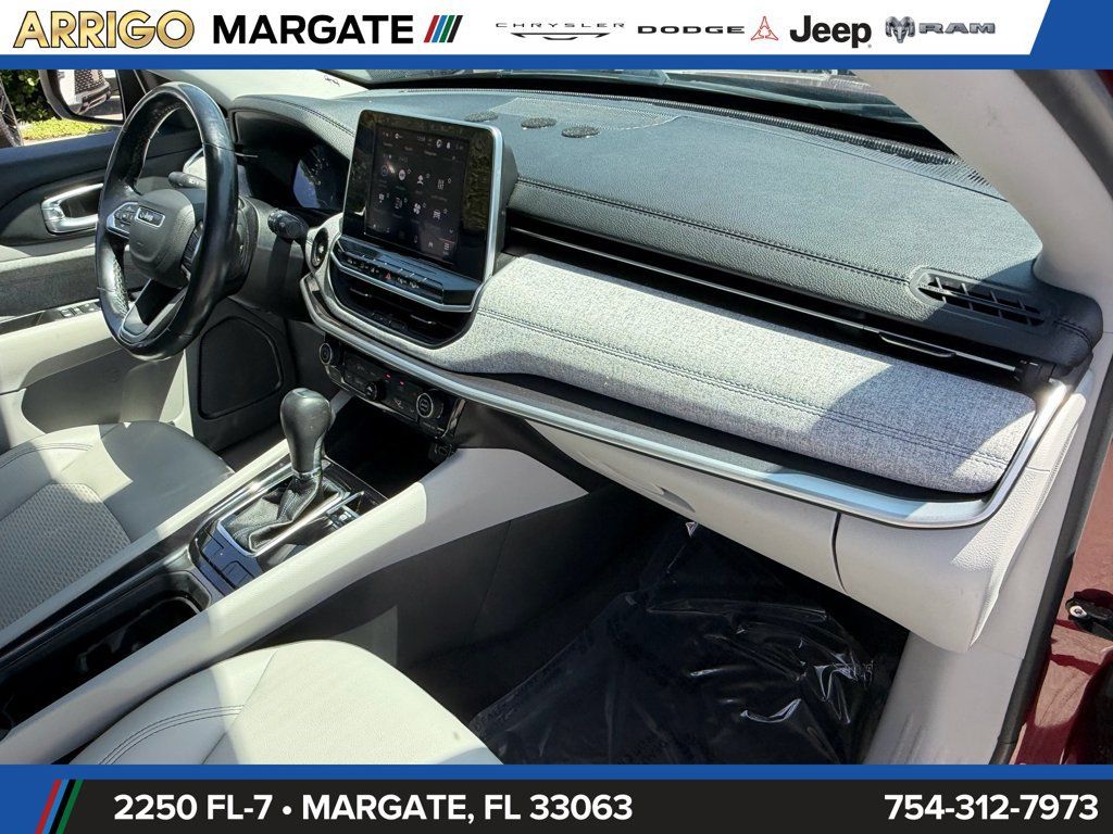 Used 2022 Jeep Compass Latitude w/ Convenience Group FWD image 17