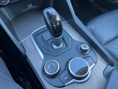 Used 2017 Alfa Romeo Giulia Ti image 17