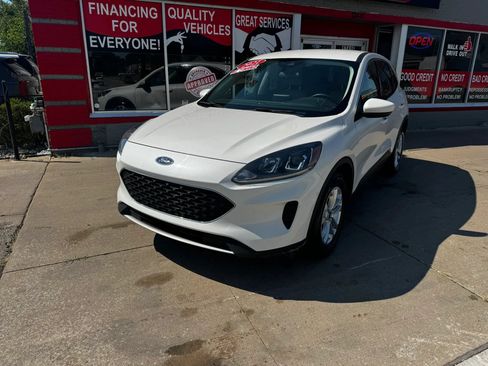 Used 2021 Ford Escape SE w/ Convenience Package AWD/4WD image 1